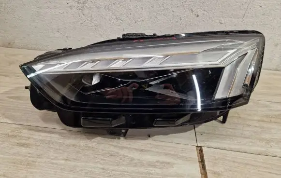 Audi A5 Headlight/headlamp 8w6941085