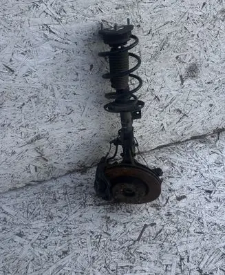 Mazda 3 III Front wheel hub spindle knuckle