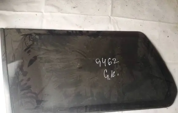 Mitsubishi Pajero Sport I Rear side window as3