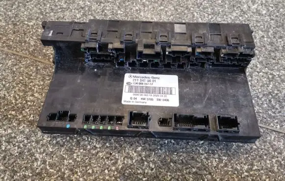 Mercedes-Benz E W211 Fuse module 2115455601