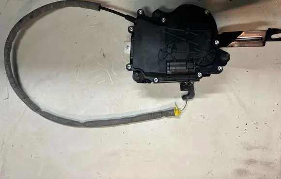 Tailgate/trunk/boot lift motor