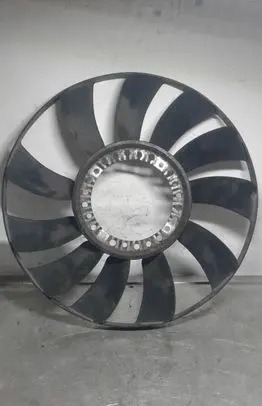 Volkswagen PASSAT B5 Fan impeller 058121301B