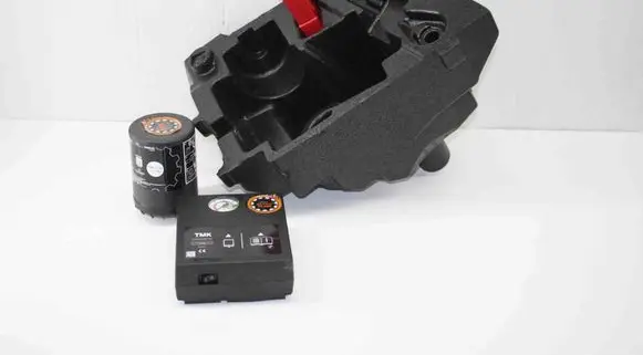 BMW XM Tire air pump compressor 