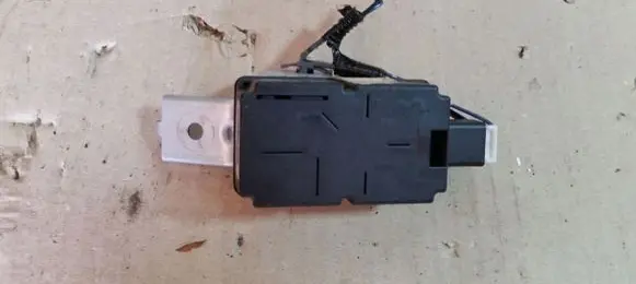 Mazda 2 Door central lock control unit/module DH55675DZ