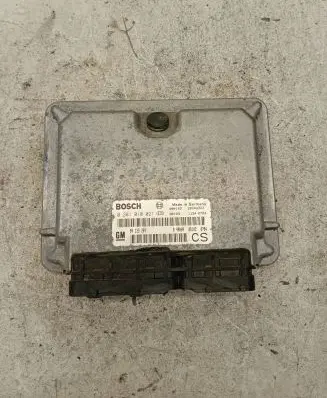 Opel Zafira A Engine control unit/module 09133269 28SA4222 0281010021