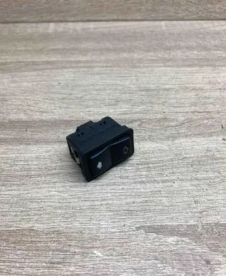 BMW 5 E39 Electric window control switch 8368974