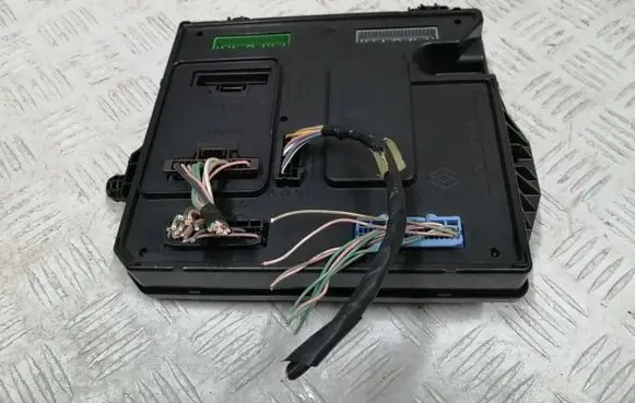 Renault Megane III Engine control unit/module ECU 284B10485R S180071201