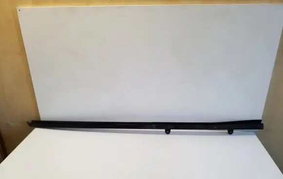 Iveco Daily 5th gen Front door windshield rail 314253A2 352480E