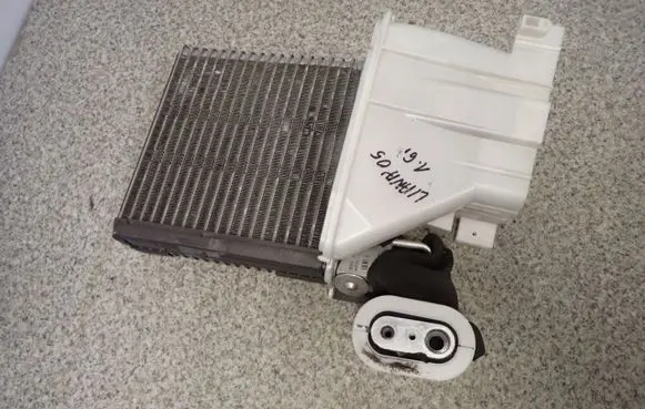 Air conditioning (A/C) radiator (interior)