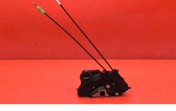 Toyota Yaris Front door lock