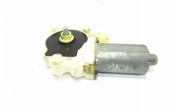 Mercedes-Benz E W211 Front door window regulator motor A2118202942