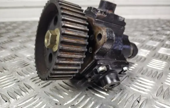 Opel Astra H Fuel injection high pressure pump 0055204599 0445010097