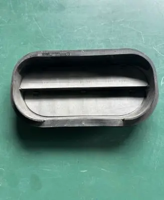 Volkswagen Golf VII Quarter panel pressure vent 6R0819465