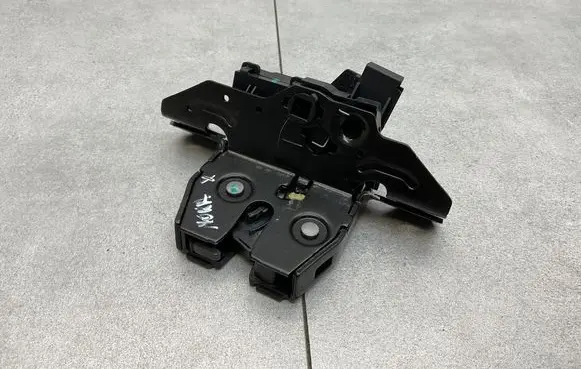Opel Mokka X Tailgate/trunk/boot lock/catch/latch 13511954