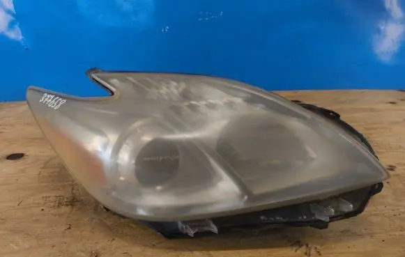 Toyota Prius (XW30) Headlight/headlamp 8113047211