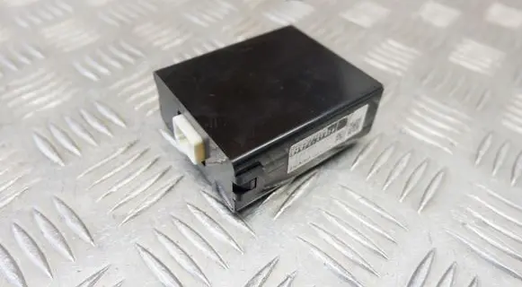 Toyota Prius+ (ZVW40) Horn buzzer relay 8657247020 1101007142