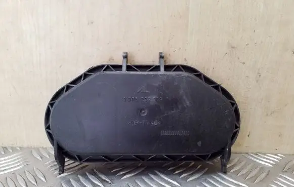 Headlight/headlamp dust cover