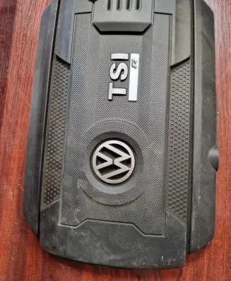 Volkswagen Golf VII Engine cover (trim) 06K103925BE 06K103925BL