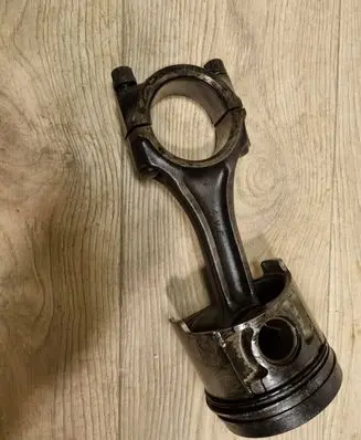 Nissan Navara D22 Piston with connecting rod 4VE