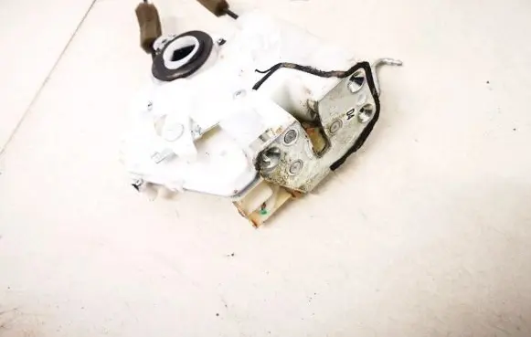 Honda FR-V Front door lock