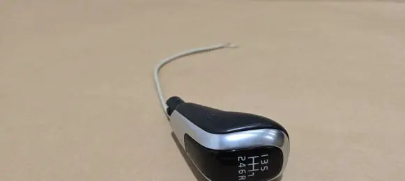 Volvo V40 Gear lever shifter trim leather/knob 