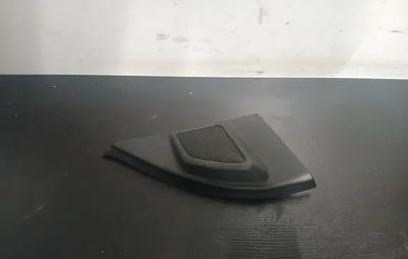 Volvo XC90 Front door high frequency speaker 8666663 10347
