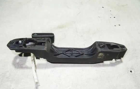 Rear door exterior handle/bracket