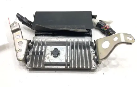 Toyota Yaris Engine control unit/module ECU 82121-0U150