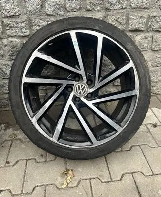 Volkswagen Polo VI R18 alloy rim VW23974