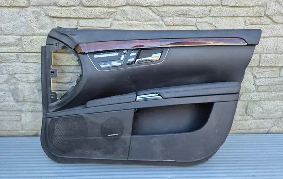 Mercedes-Benz S W221 Coupe rear side trim panel 