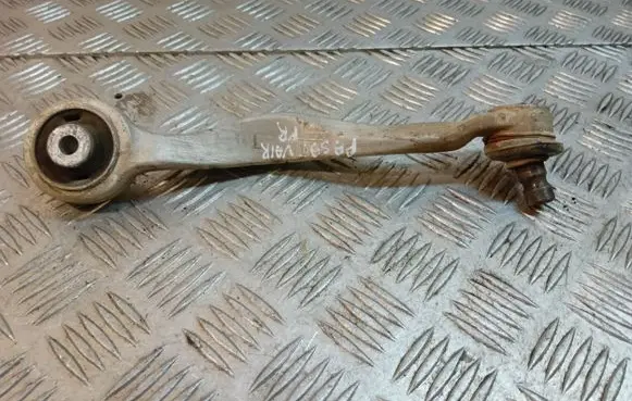 Volkswagen PASSAT B5 Front lower control arm/wishbone 4D0407509D