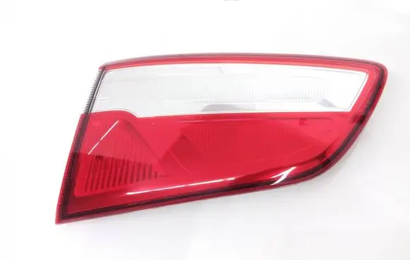 Tailgate rear/tail lights