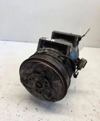 Volvo V70 Air conditioning (A/C) compressor (pump) 8684287