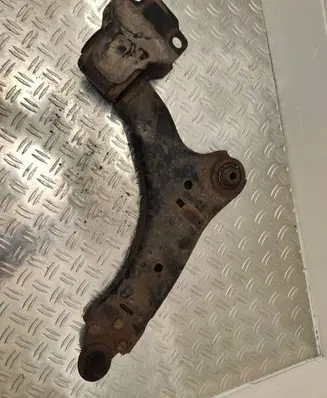 Volvo XC60 Front lower control arm/wishbone 8G9N3A053A