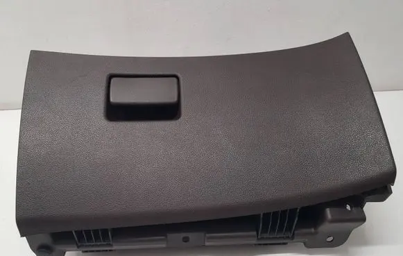 Glove box