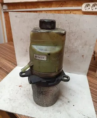 Ford Focus Power steering pump 4M513K514BF