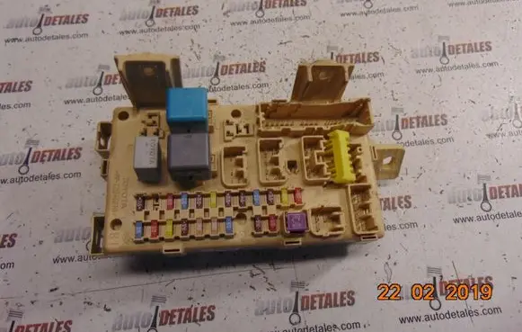 Toyota Corolla Verso AR10 Fuse module 892210F020