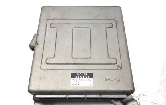 Jaguar XJ X308 Engine control unit/module ECU MB177300-3202
