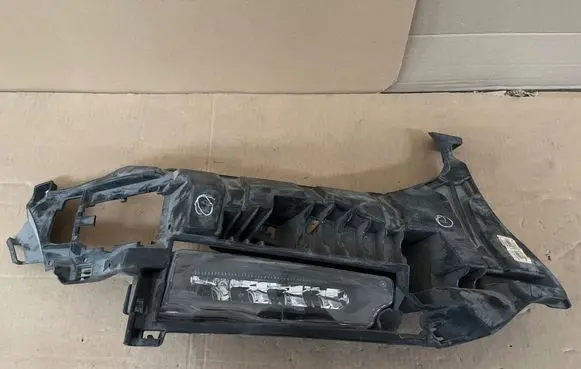 BMW X3 G01 Fog light bracket 7399978