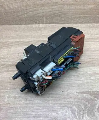Mitsubishi Space Star Fuse module MB953355 MR193494
