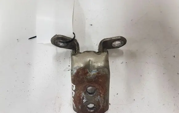 Nissan Almera N16 Front door upper hinge