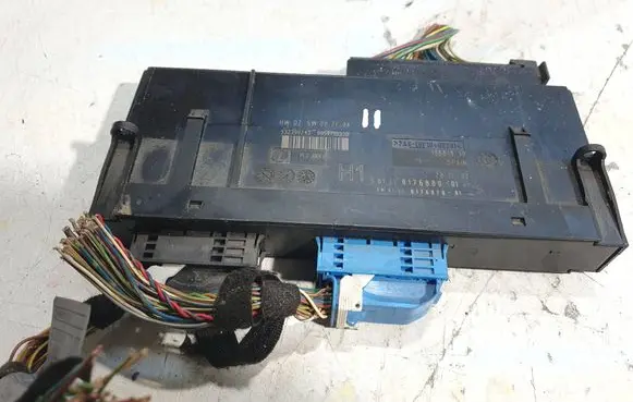 BMW 3 E90 E91 Comfort/convenience module 10681810 9176880 9176879