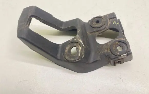 Audi A4 S4 B7 8E 8H Fender mounting bracket