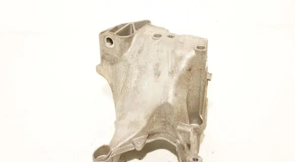 Volkswagen Polo VI Engine mounting bracket