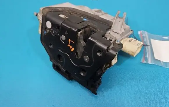Seat Leon (1P) Front door lock 1P1837015 IMPRK1553743