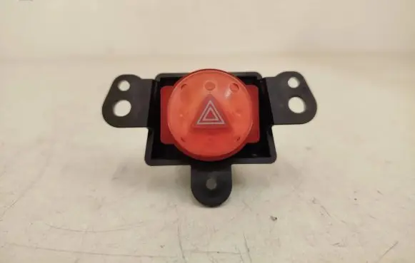 Nissan Almera Tino Hazard light switch 06016 8UILESJAPAN NNLES
