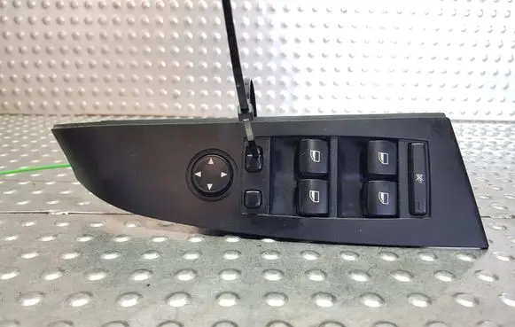 BMW 5 E60 E61 Electric window control switch S26371396 6939112