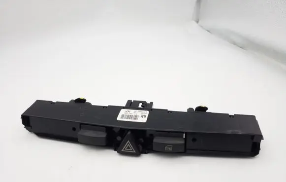 Opel Astra H Hazard light switch 13100105 03758075