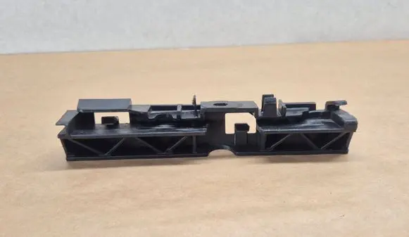 Audi A6 S6 C7 4G Front splash guards bracket 4G0853922B