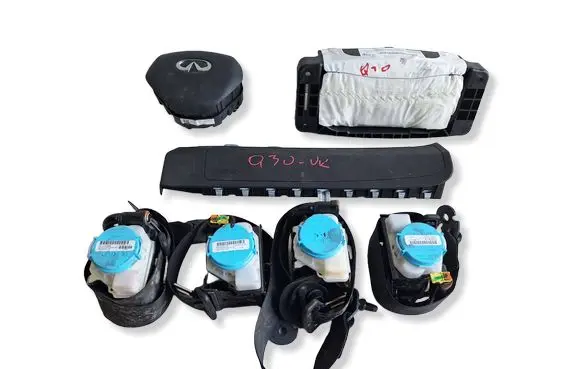 Infiniti Q30 Airbag set 